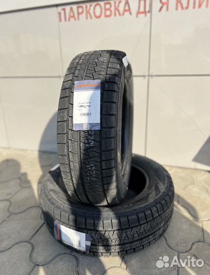 Pirelli Formula Ice FR 215/55 R17 98T