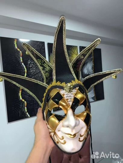 Венецианская маска карнавальная
