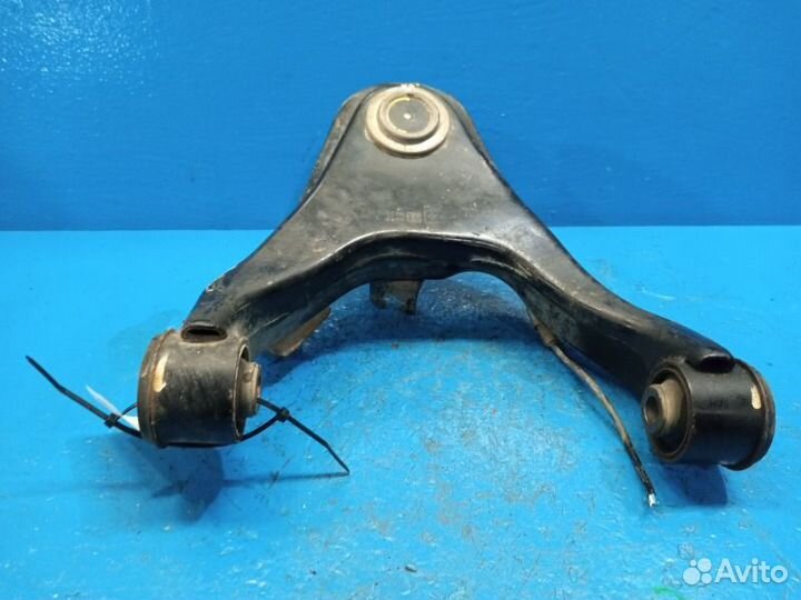 Рычаг подвески верхний передний левый Mitsubishi