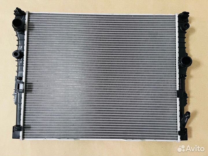 Радиатор охлаждения BMW G30 G11 G32 G12