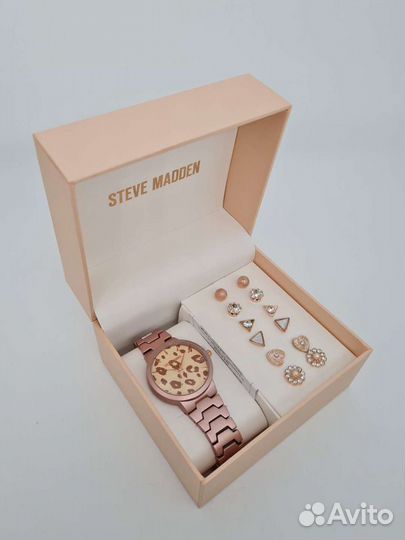 Набор из часов и сережек Steve Madden
