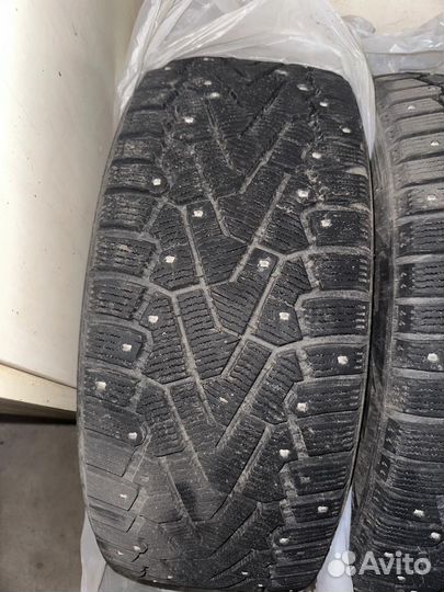 Pirelli Ice Zero 245/40 R20 и 275/35 R20