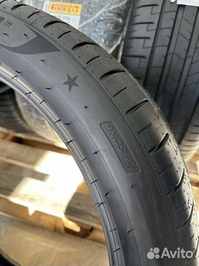 Pirelli P Zero PZ4 275/40 R22 и 315/35 R22 107Y