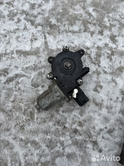 Электрический стеклоподъемник