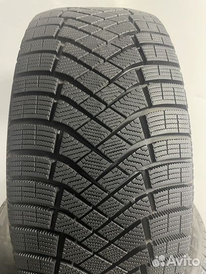 Pirelli Ice Zero FR 245/45 R18