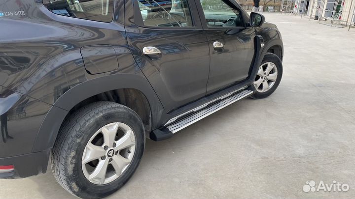 Оригинальные пороги на Renault Duster