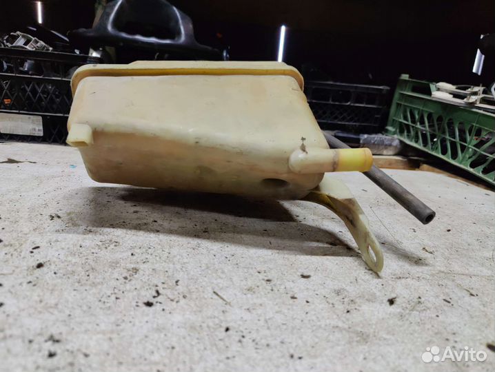 Расширительный бачок Dodge Intrepid