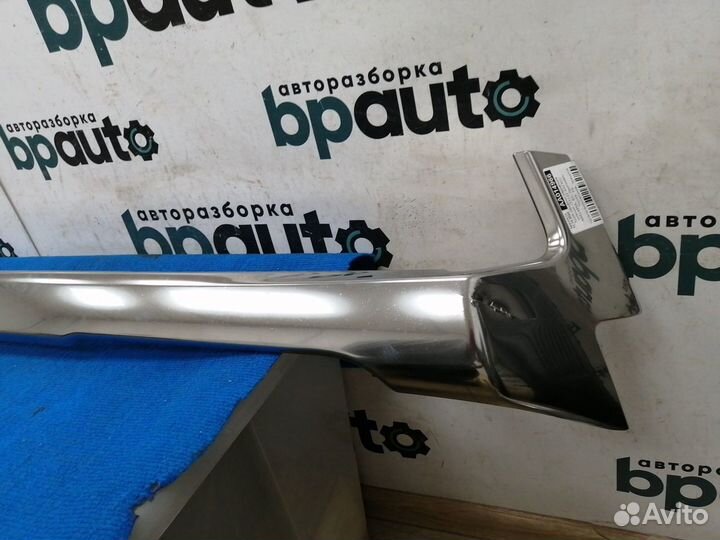 Хром решетки радиатора нижний 53122-60230 Lexus