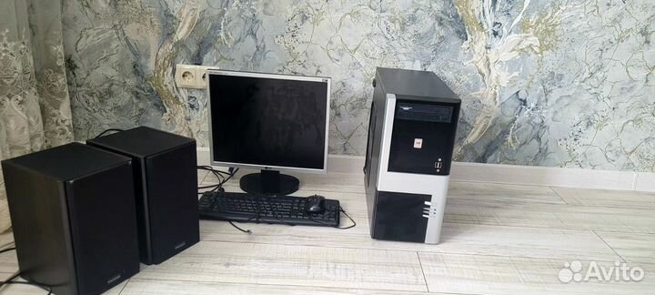 Продам компьютер с колонками
