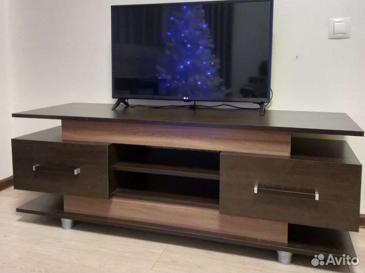 Тумба под телевизор