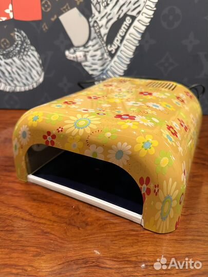 Лампа для ногтей