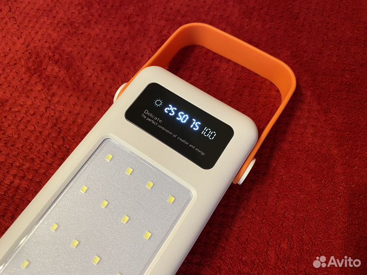 Повербанк с солнечной батареей