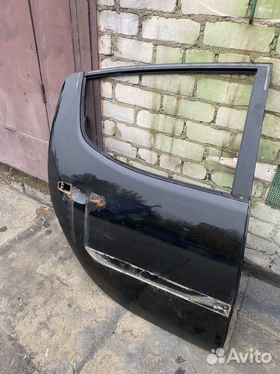 Дверь задняя правая mitsubishi l200