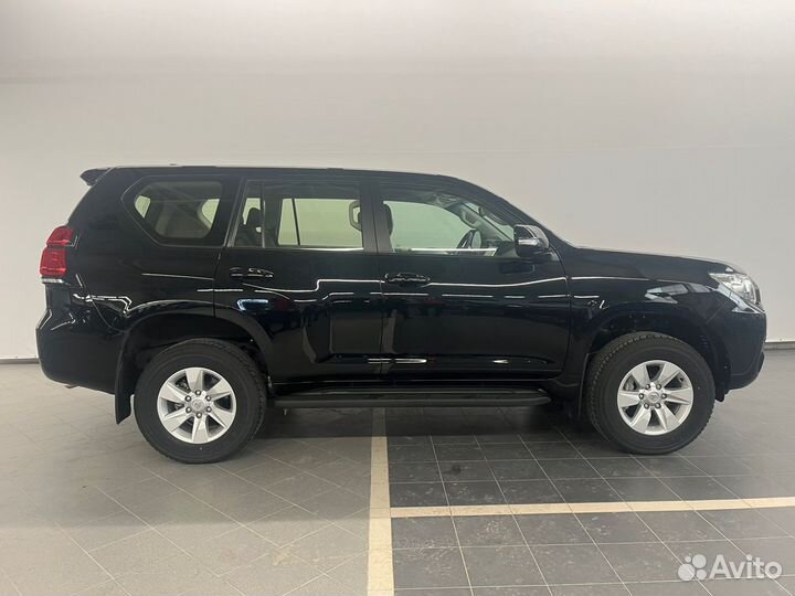 Toyota Land Cruiser Prado 2.7 AT, 2022