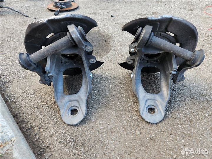 Кулак поворотный задний Bmw X5 E70 N62B48B 2012