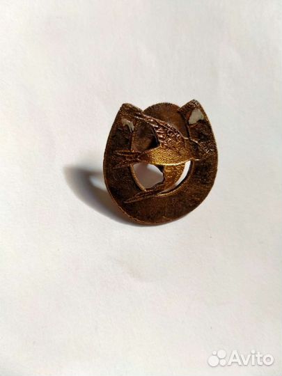 Старинный значок