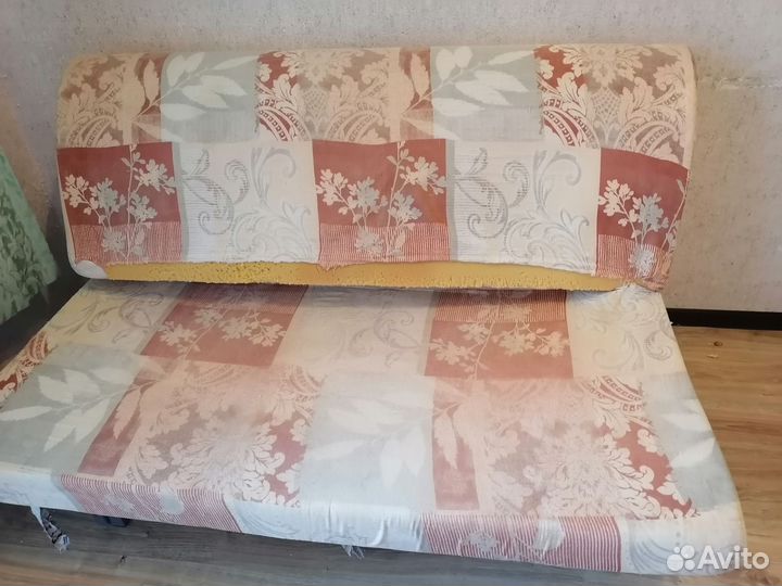 Диван