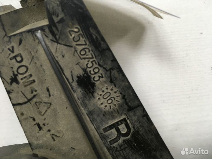 Форсунка омывателя фары Cadillac SRX 2003-2009