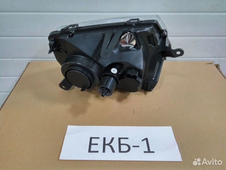 Фара левая Renault Duster 1 2011