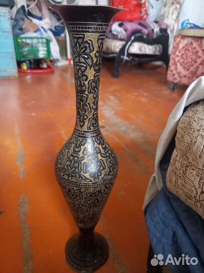 Ваза бронзовая