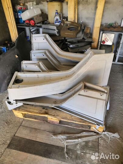 Боковина крыла краз