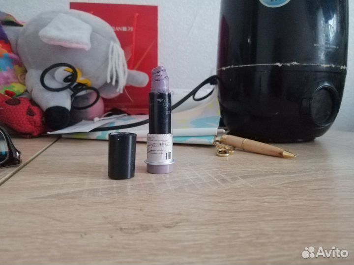 Помада make up for ever