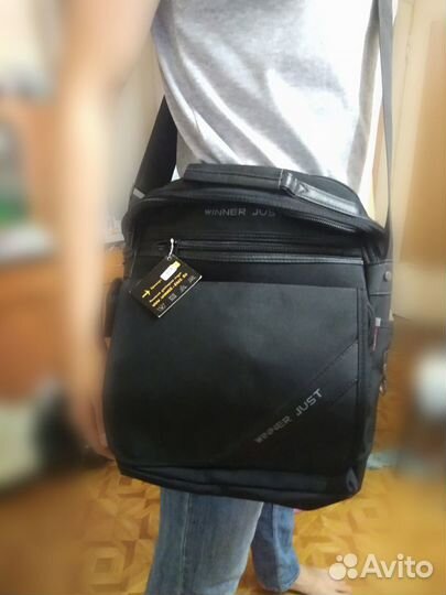 Продам новую чёрную сумку с ремнём через плечо