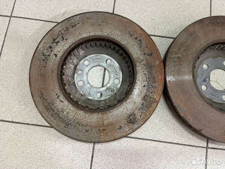 Передний тормозной диск Range Rover Velar