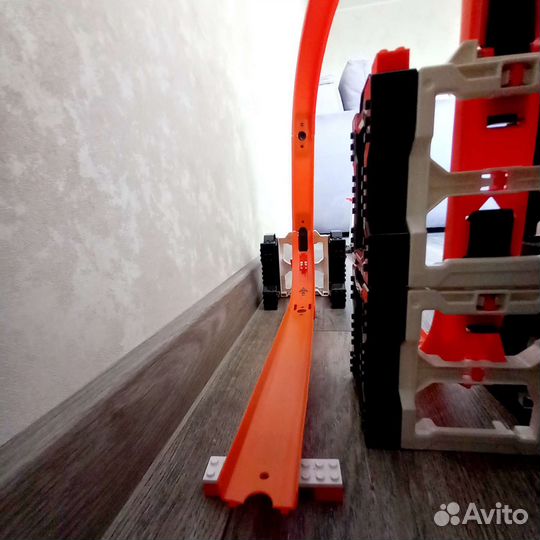 Hot wheels track builder