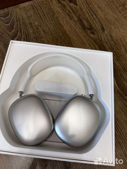 Продаю наушники Air Pods Max