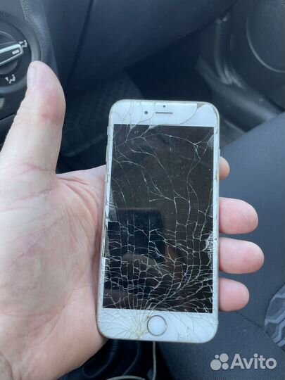 Телефон iPhone 6