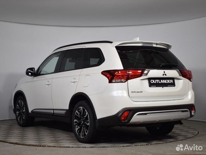 Mitsubishi Outlander 2.0 CVT, 2022