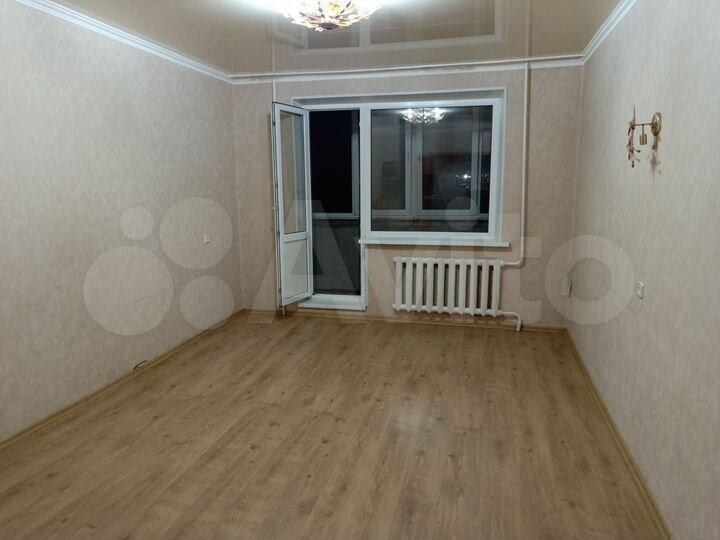 4-к. квартира, 85 м², 1/9 эт.