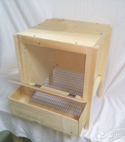 Гнездо для кур-несушек с яйцесборником