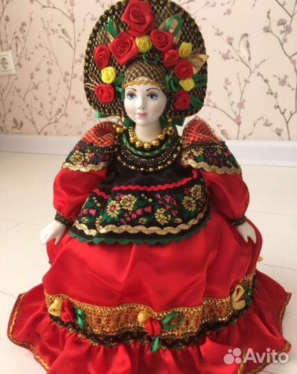 Кукла-грелка фарфоровая