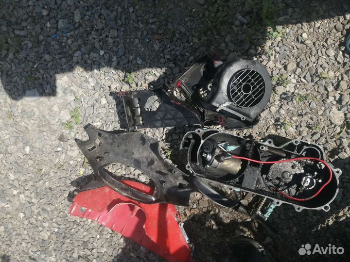 Скутер двигатель ямаха рама и пластик