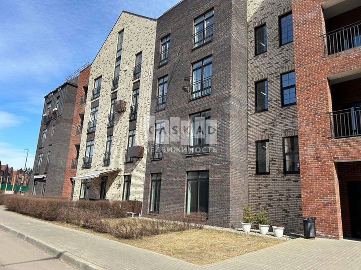 2-к. квартира, 72 м², 1/4 эт.