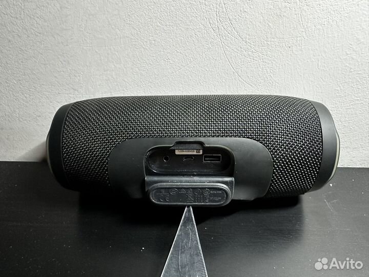 Колонка JBL Charge 3