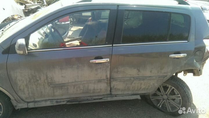 Левые двери на Geely MK Cross