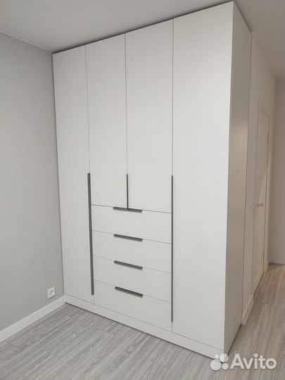 Шкаф распашной