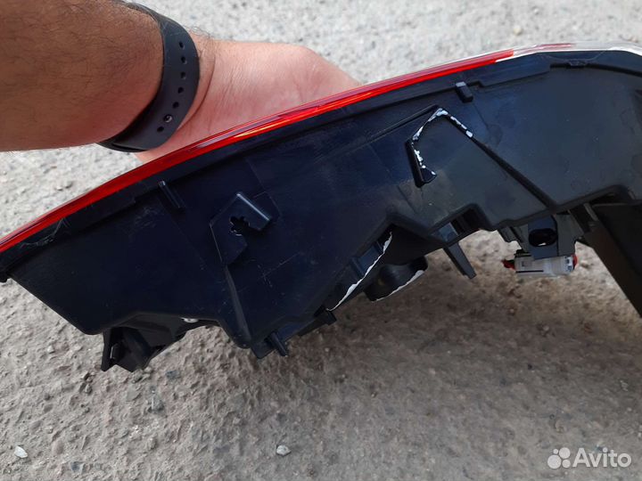 Фонарь правый в крыло Camry v70 галоген