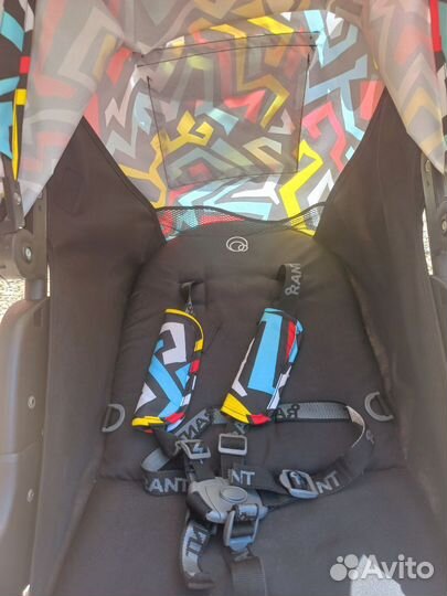 Прогулочная коляска