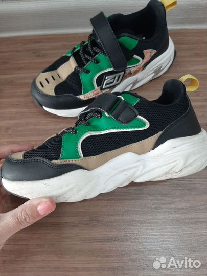 Кроссовки детские р.32-33