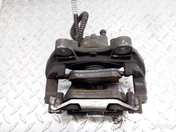 Суппорт задний левый Mercedes S-klasse W221