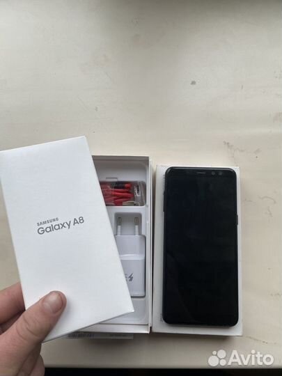 Samsung Galaxy A8 (2018), 4/32 ГБ