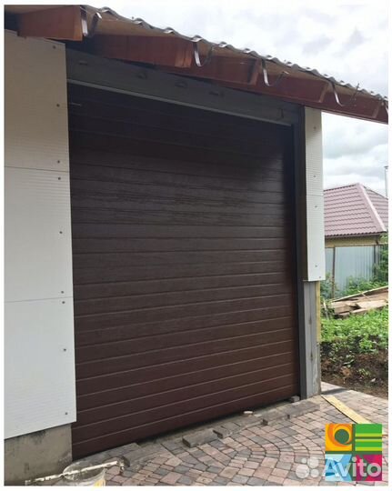 Секционные ворота для гаража alutech