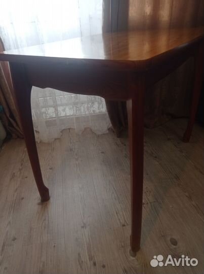 Кухонный стол деревянный