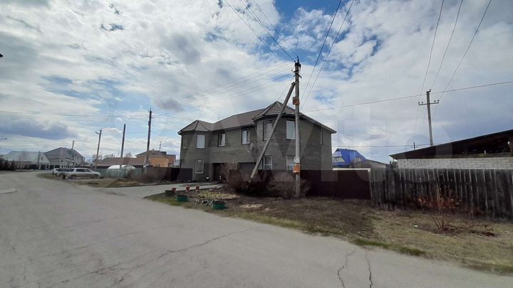 Дом 136 м² на участке 4,5 сот.