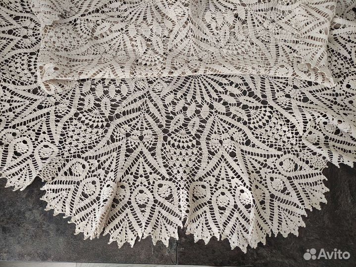 Скатерть и салфетки ручной работы