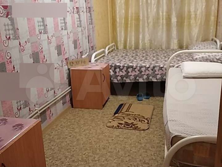 Комната 40 м² в 2-к., 1/2 эт.